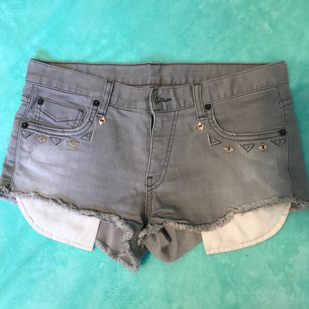 Vans grey tribal print shorts
